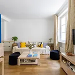Charming Apartment Near Eiffel Tower